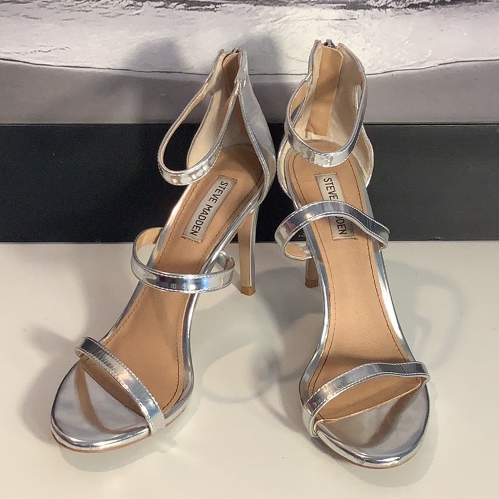 Steve Madden Feeyla Metallic Silver Faux Leather Strap Stiletto Zip Heel Sz 10